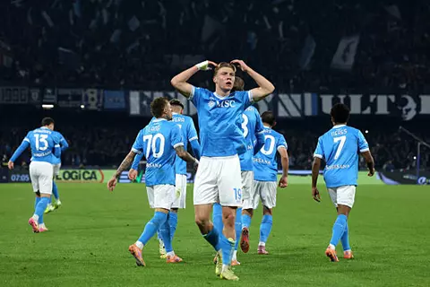 الأسرع منذ 36 عاما.. هويلوند يقتحم تاريخ نابولي أمام يوفنتوس